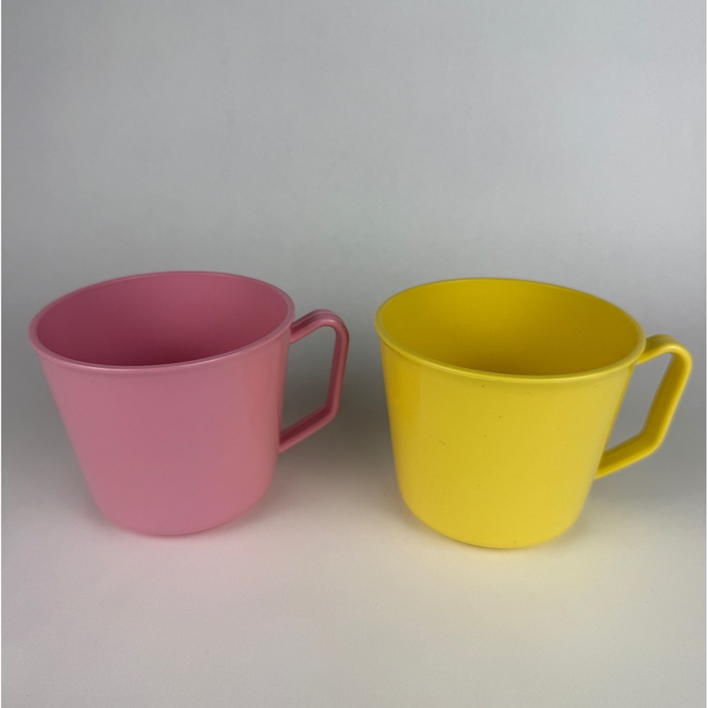 VINTAGE 1950s Gothamware Plastic Cups Pink Yellow MCM Picnic Set of 2 USA
